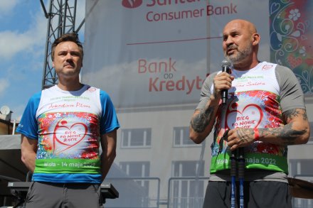 Organizator biegu Arkadiusz Pilarz i ambasador biegu Przemysław Saleta